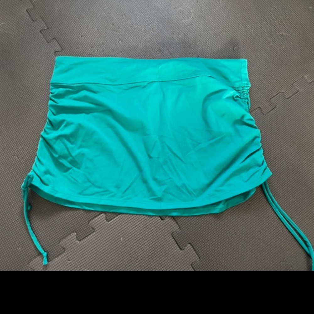 Athleta swim skirt, M